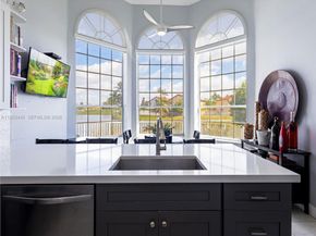 10465 NW 46th St, Doral FL 33178