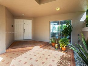 10465 NW 46th St, Doral FL 33178