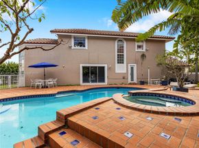 10465 NW 46th St, Doral FL 33178