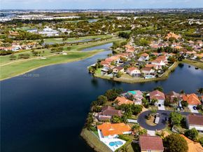 10465 NW 46th St, Doral FL 33178