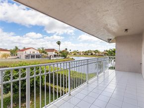 10465 NW 46th St, Doral FL 33178