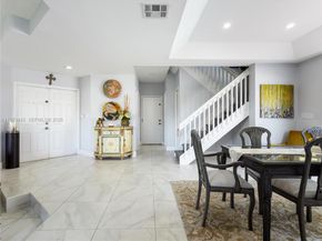 10465 NW 46th St, Doral FL 33178