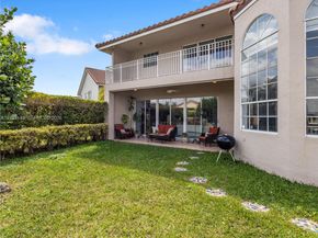 10465 NW 46th St, Doral FL 33178