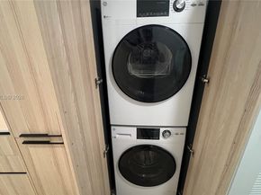 225 N Miami Ave 212, Miami FL 33128