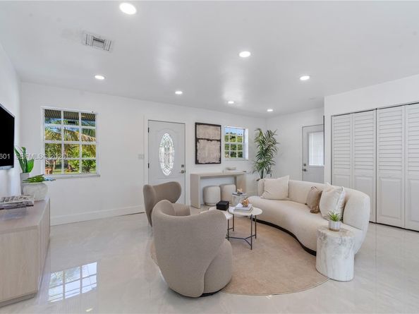 1360 SW 6th Ter, Deerfield Beach FL 33441