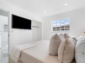 1360 SW 6th Ter, Deerfield Beach FL 33441