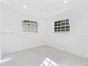 1360 SW 6th Ter, Deerfield Beach FL 33441