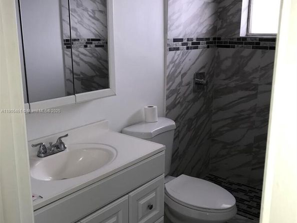 1816 Mckinley St 12A, Hollywood FL 33020