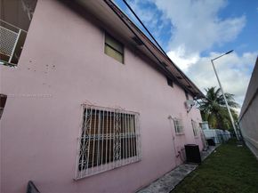 945 NW 19th Ave, Miami FL 33125