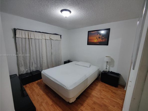 945 NW 19th Ave, Miami FL 33125