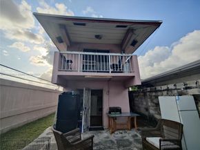 945 NW 19th Ave, Miami FL 33125