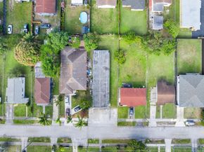 4017 SW 24th St, West Park FL 33023