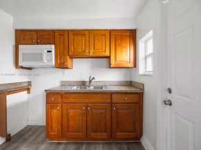 4017 SW 24th St, West Park FL 33023