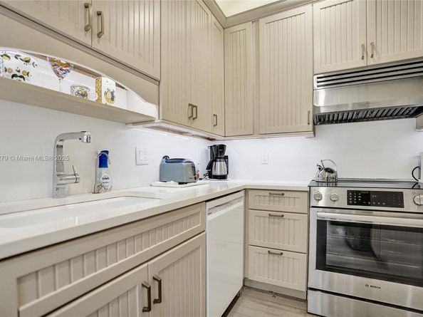 2160 Ibis Isle Rd 3, Palm Beach FL 33480