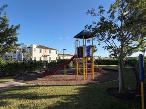 909 NE 211th St, Miami FL 33179