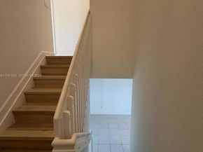 909 NE 211th St, Miami FL 33179