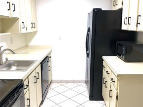 469 NE 207th Ln 207, Miami FL 33179