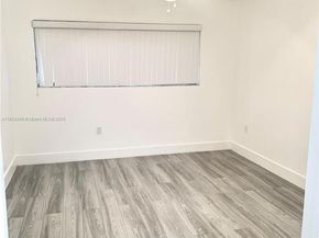 469 NE 207th Ln 207, Miami FL 33179