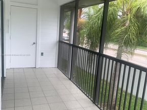 469 NE 207th Ln 207, Miami FL 33179