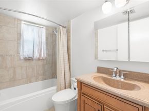 7640 NW 18th St 301, Margate FL 33063