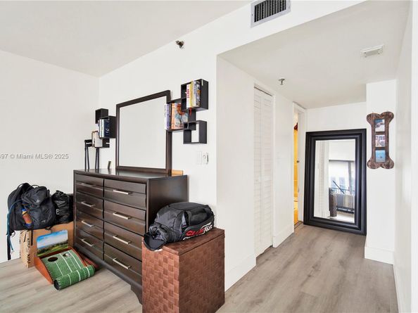555 NE 15th St 31E, Miami FL 33132