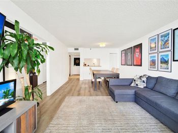 555 NE 15th St