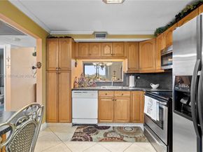 901 Colony Point Cir 503, Pembroke Pines FL 33026
