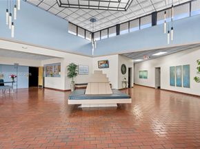 901 Colony Point Cir 503, Pembroke Pines FL 33026