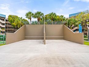 901 Colony Point Cir 503, Pembroke Pines FL 33026