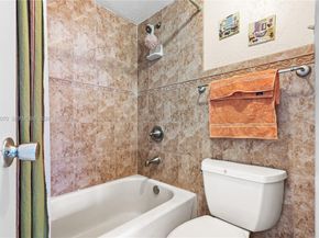901 Colony Point Cir 503, Pembroke Pines FL 33026