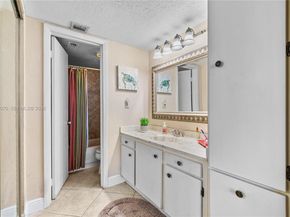 901 Colony Point Cir 503, Pembroke Pines FL 33026