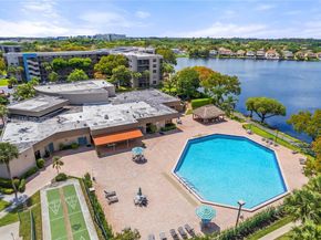 901 Colony Point Cir 503, Pembroke Pines FL 33026