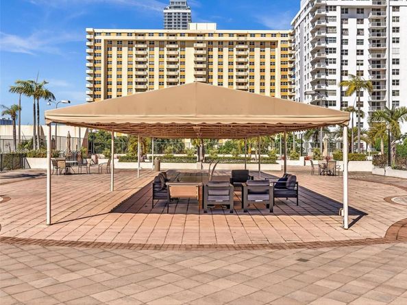 1865 S Ocean Dr 10B, Hallandale Beach FL 33009