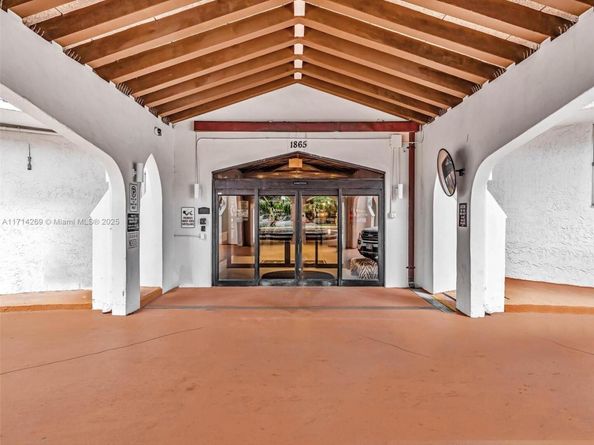 1865 S Ocean Dr 10B, Hallandale Beach FL 33009
