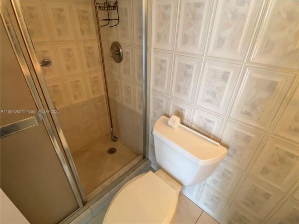 851 Three Islands Blvd 512, Hallandale Beach FL 33009