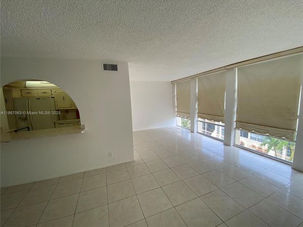 851 Three Islands Blvd 512, Hallandale Beach FL 33009