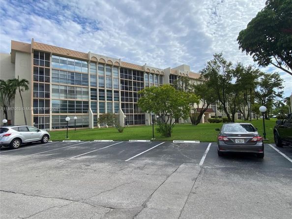 851 Three Islands Blvd 512, Hallandale Beach FL 33009