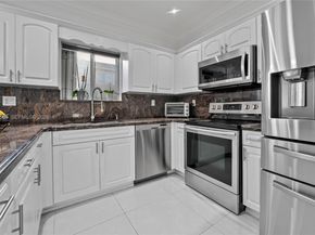 21474 SW 85th Path, Cutler Bay FL 33189