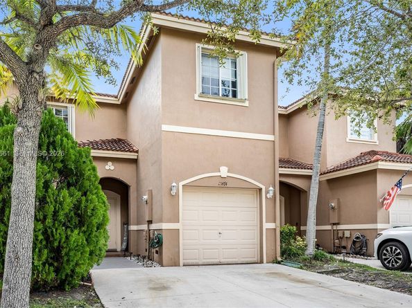 21474 SW 85th Path, Cutler Bay FL 33189