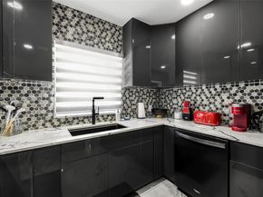 285 NW 45th St, Miami FL 33127