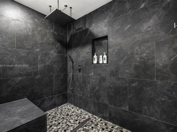 285 NW 45th St, Miami FL 33127