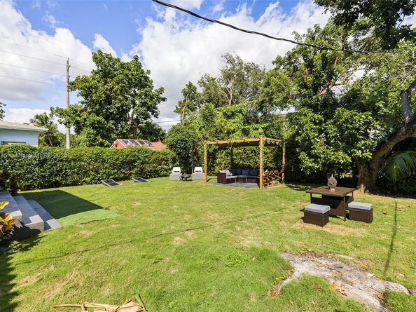 285 NW 45th St, Miami FL 33127