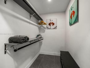 285 NW 45th St, Miami FL 33127