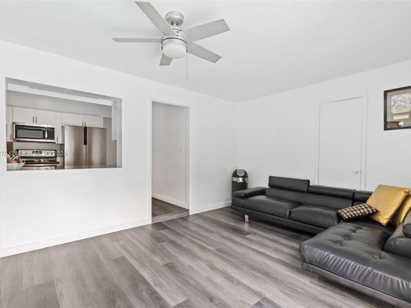6355 SW 30th St, Miami FL 33155