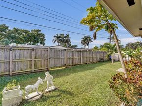 230 SE 4th St, Dania Beach FL 33004