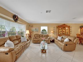 230 SE 4th St, Dania Beach FL 33004