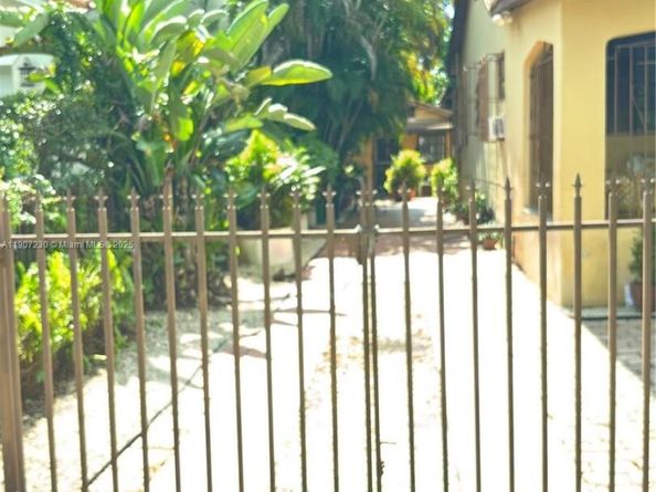 2372 SW 11th Ter, Miami FL 33135