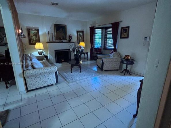 2372 SW 11th Ter, Miami FL 33135