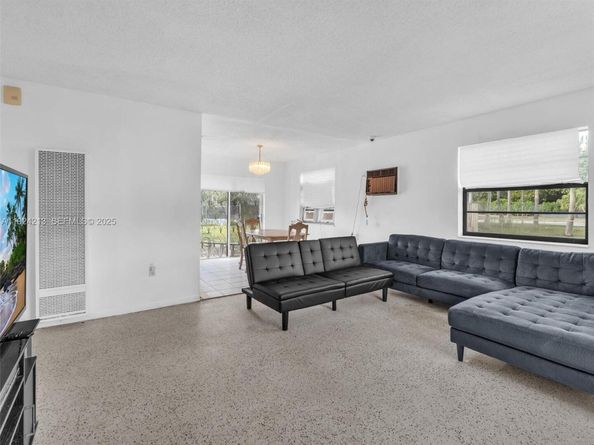 19820 NW 39th Ave, Miami Gardens FL 33055