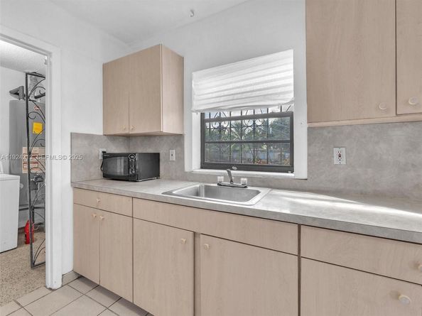 19820 NW 39th Ave, Miami Gardens FL 33055